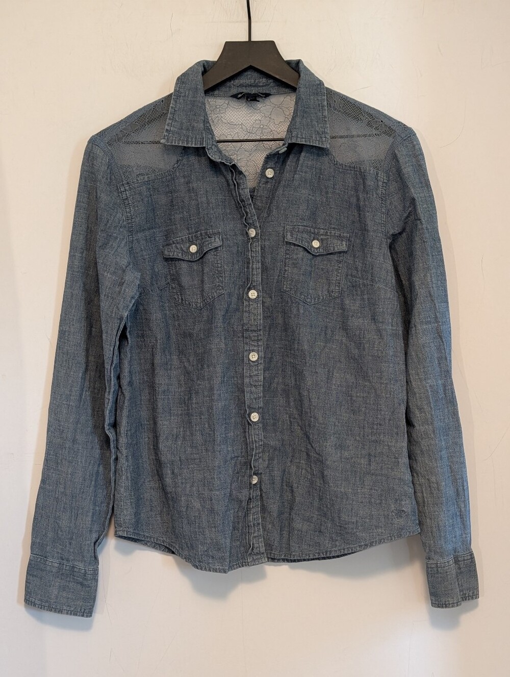American Eagle Chambray Lace Back Button Down Shirt Womens Small Blue Nashville